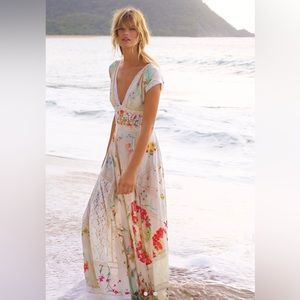 Hibiscus heaven maxi dress